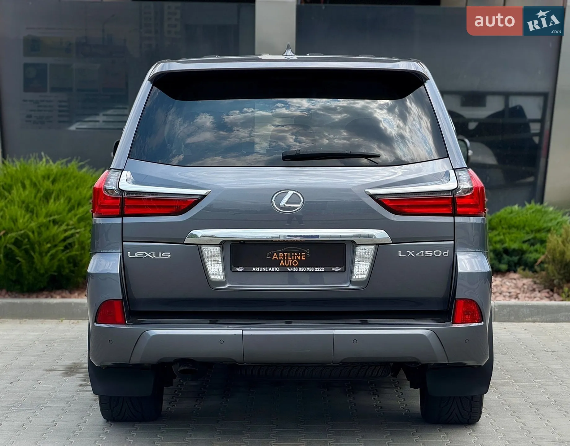 2016 Lexus LX - мініатюра 3