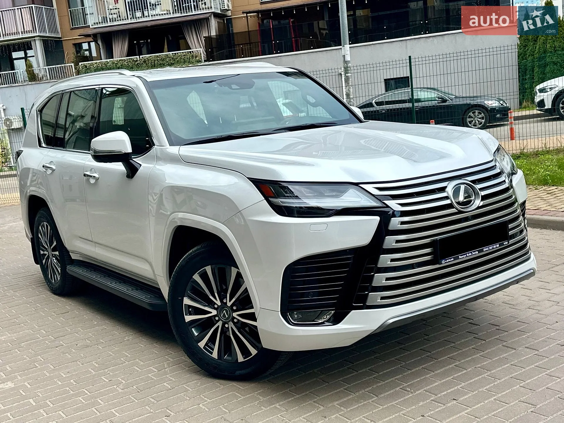 2022 Lexus LX - мініатюра 3