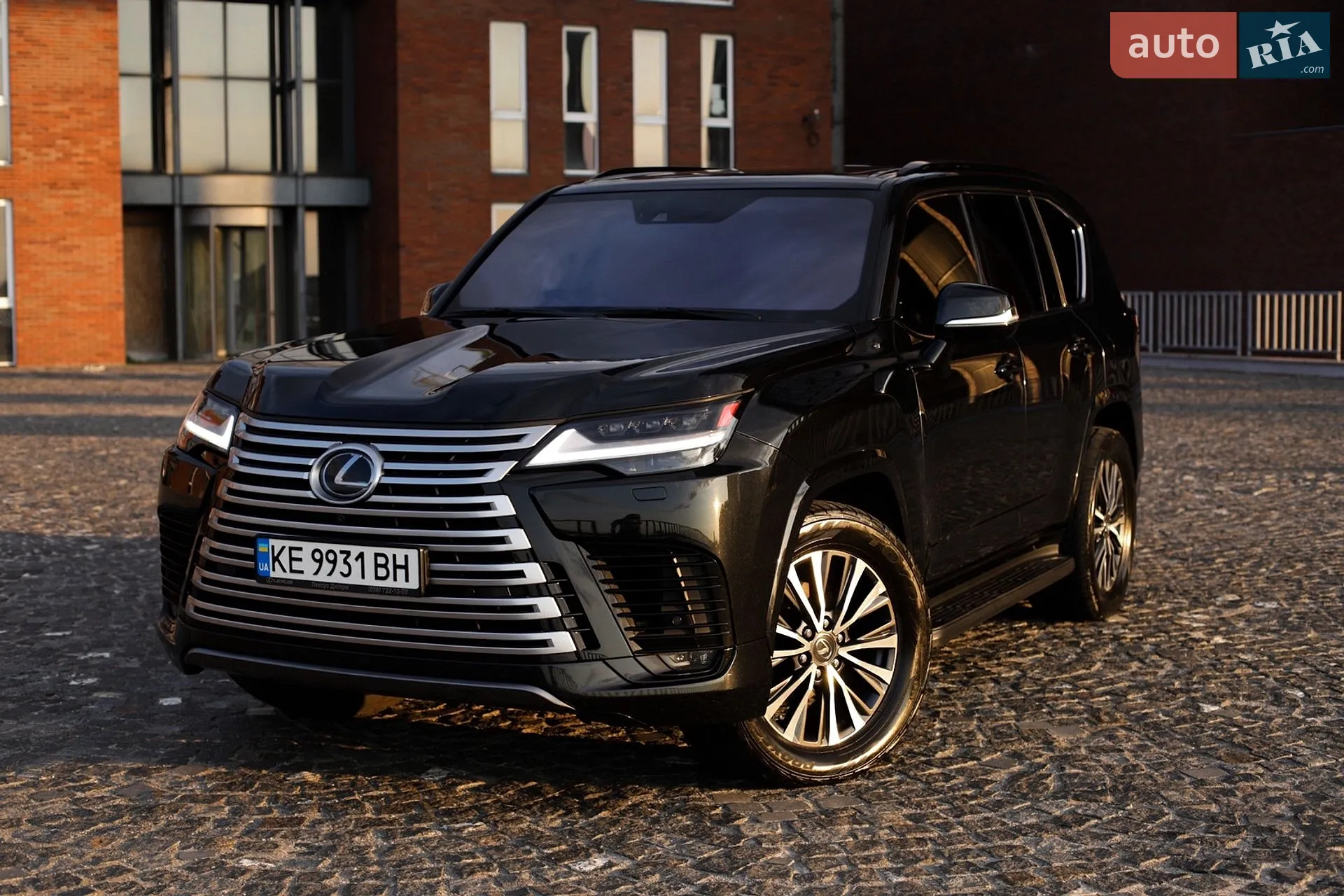 2022 Lexus LX - фото 1