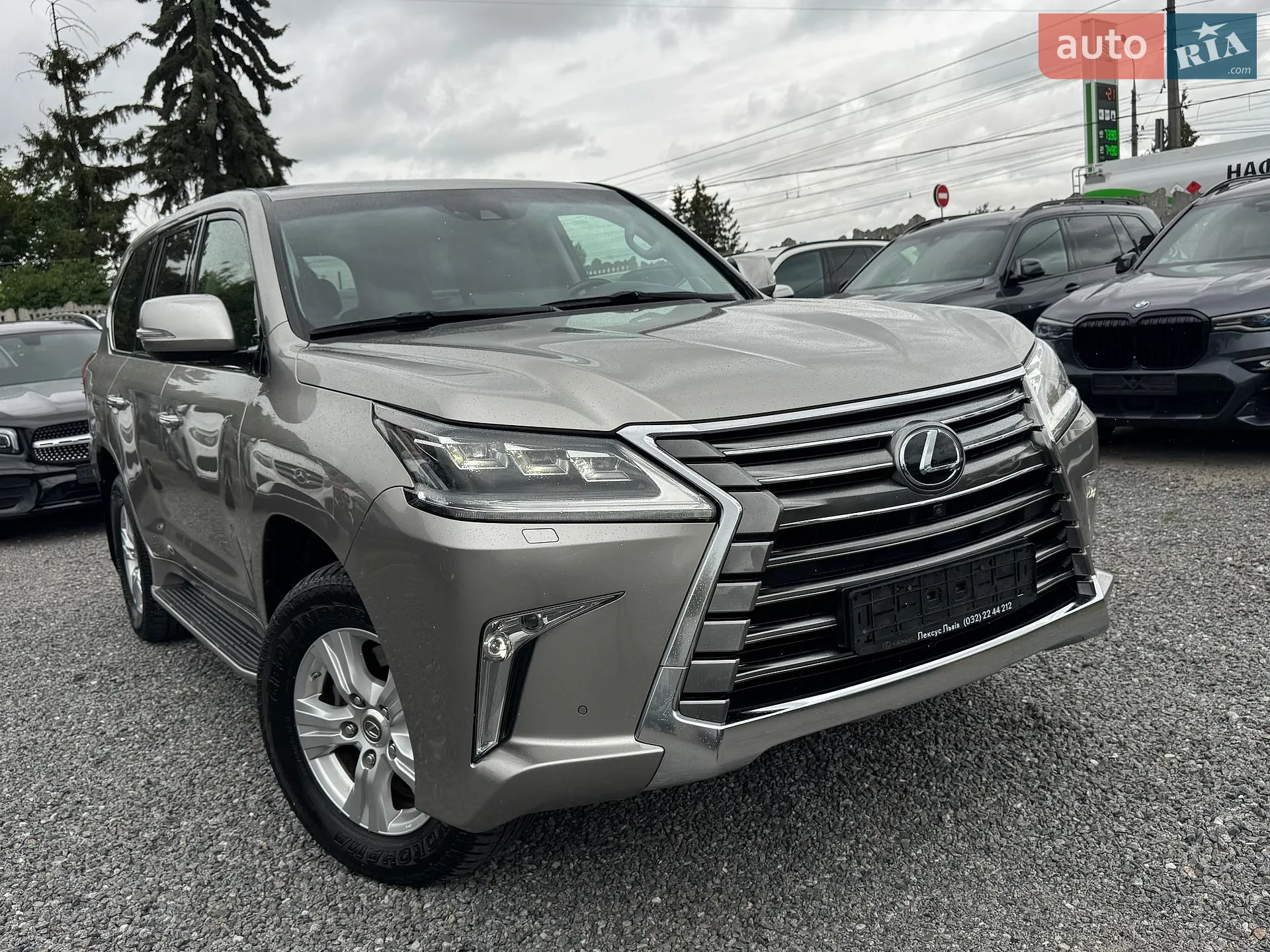 2017 Lexus LX - фото 1