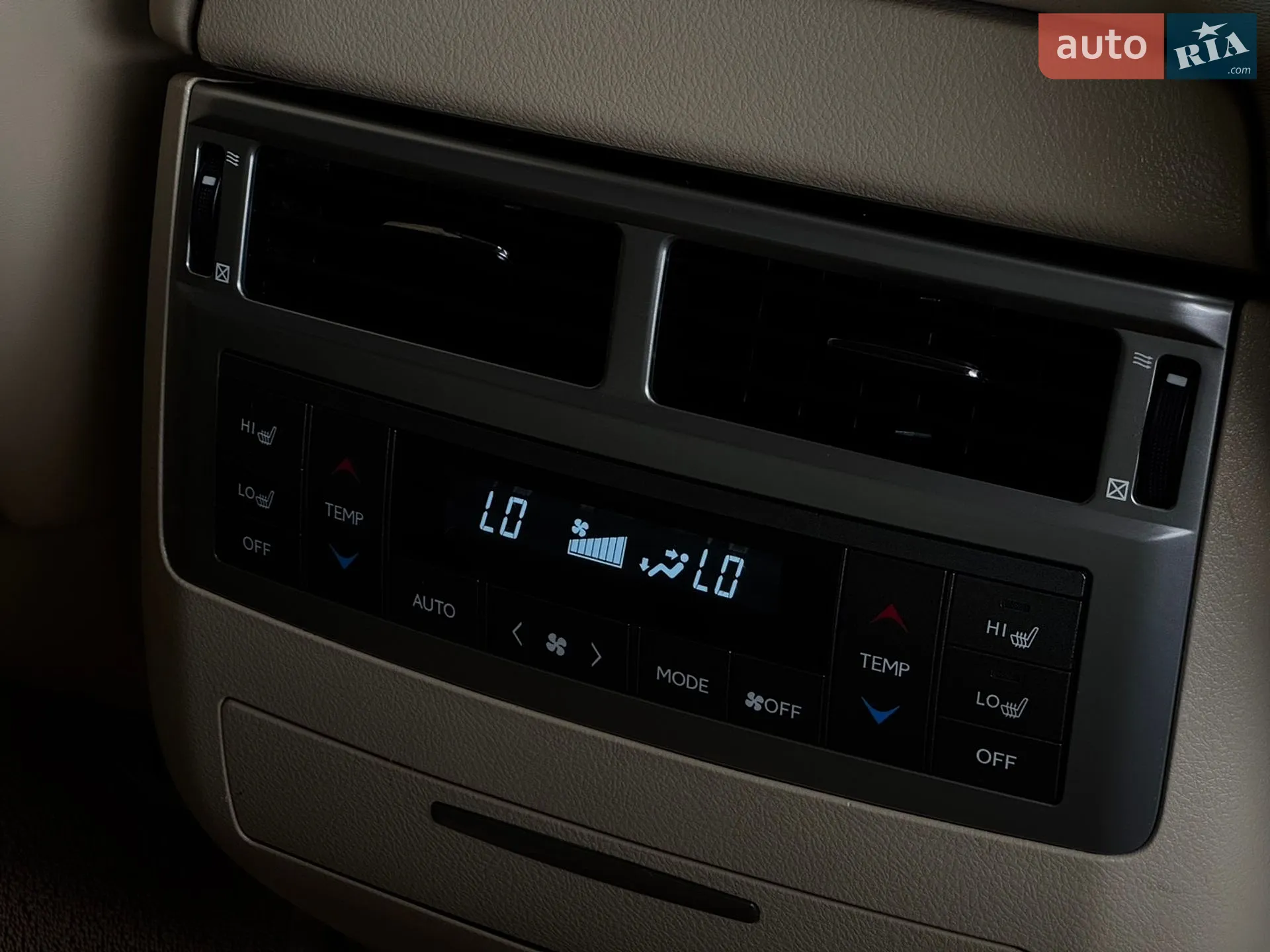 2010 Lexus LX - мініатюра 15