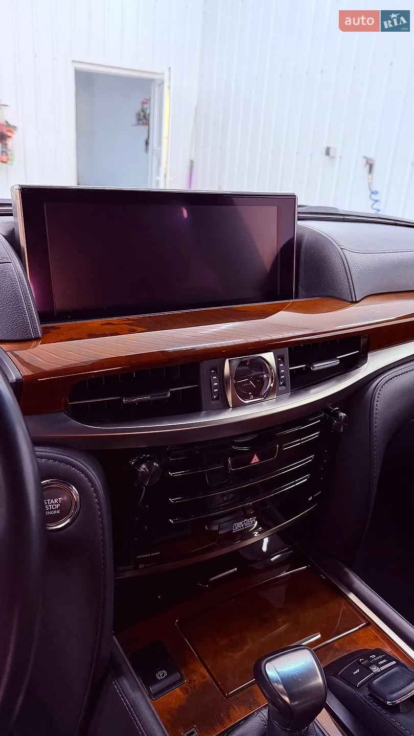 2017 Lexus LX - мініатюра 18