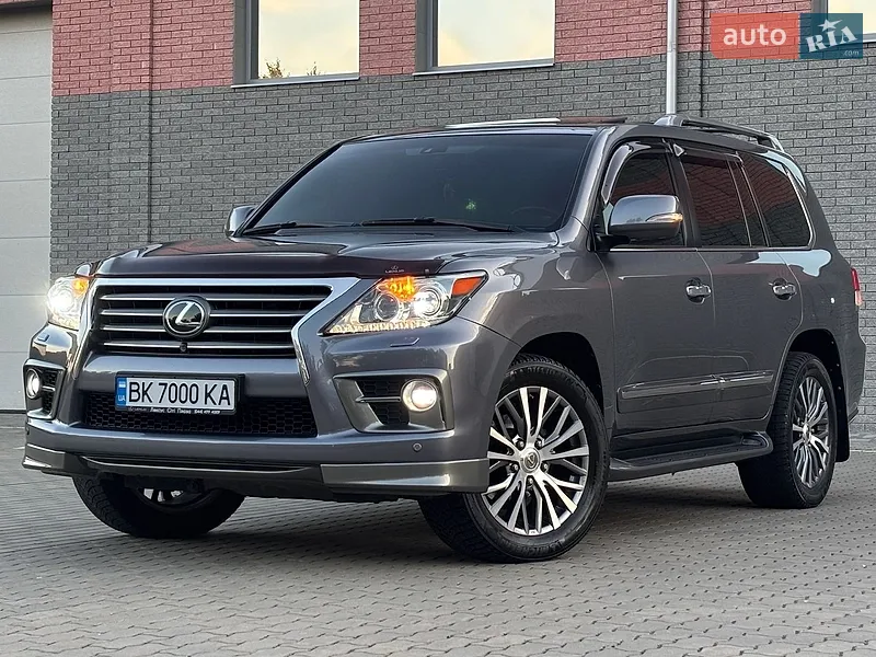 Lexus LX