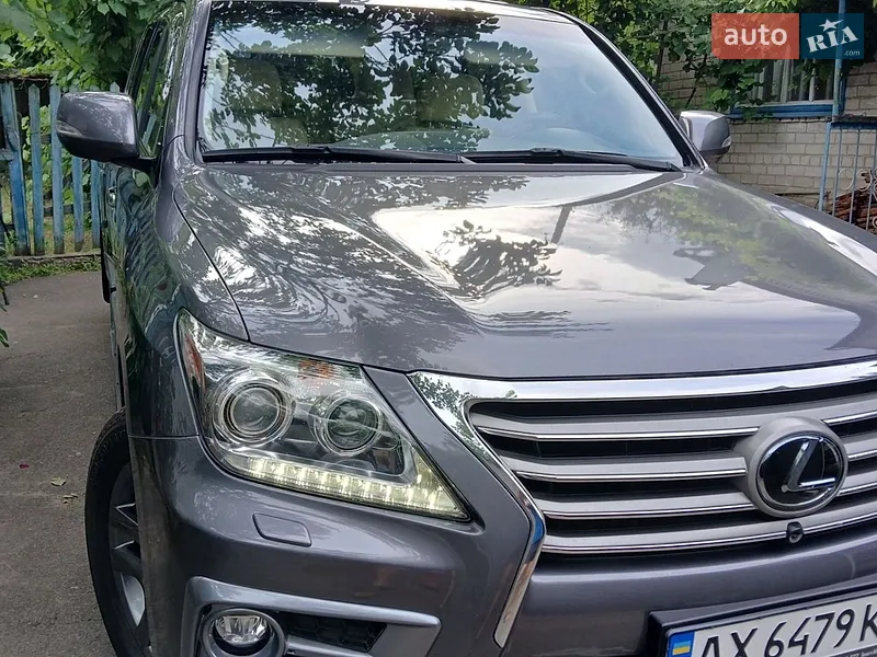 Lexus LX 2013
