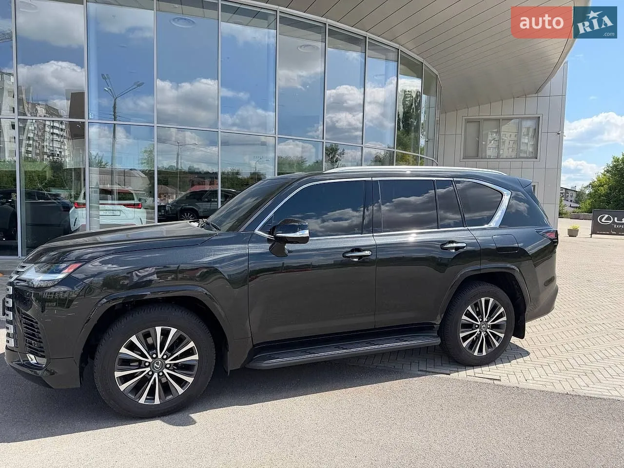 2025 Lexus LX - мініатюра 3