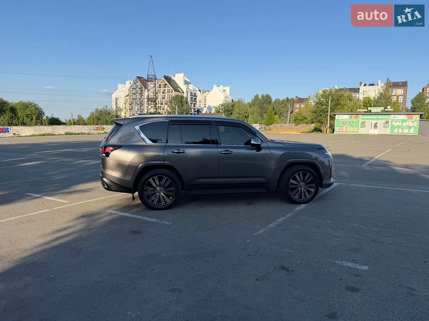 2022 Lexus LX - мініатюра 2