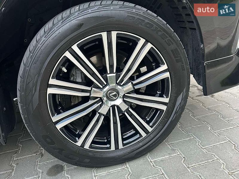 Позашляховик / Кросовер Lexus LX 2017 в Одесі