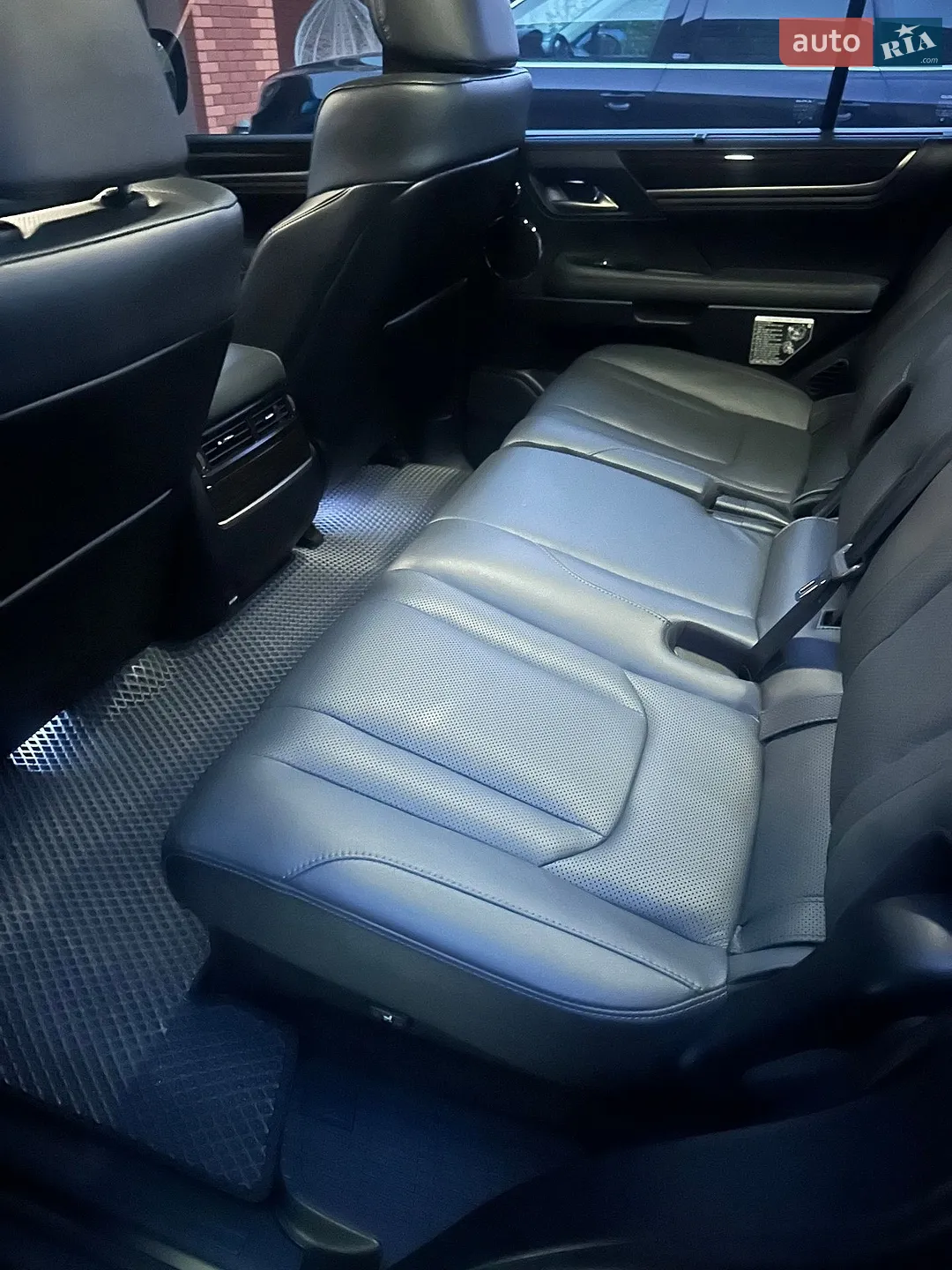 2020 Lexus LX - мініатюра 2
