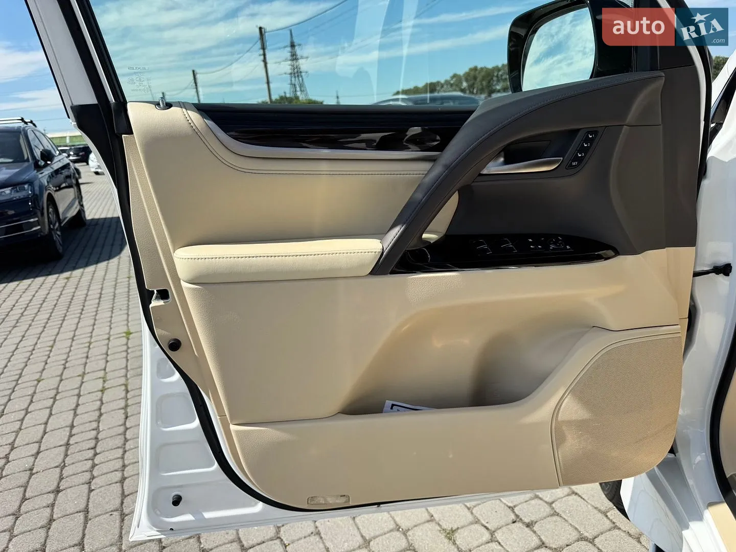 2016 Lexus LX - мініатюра 13