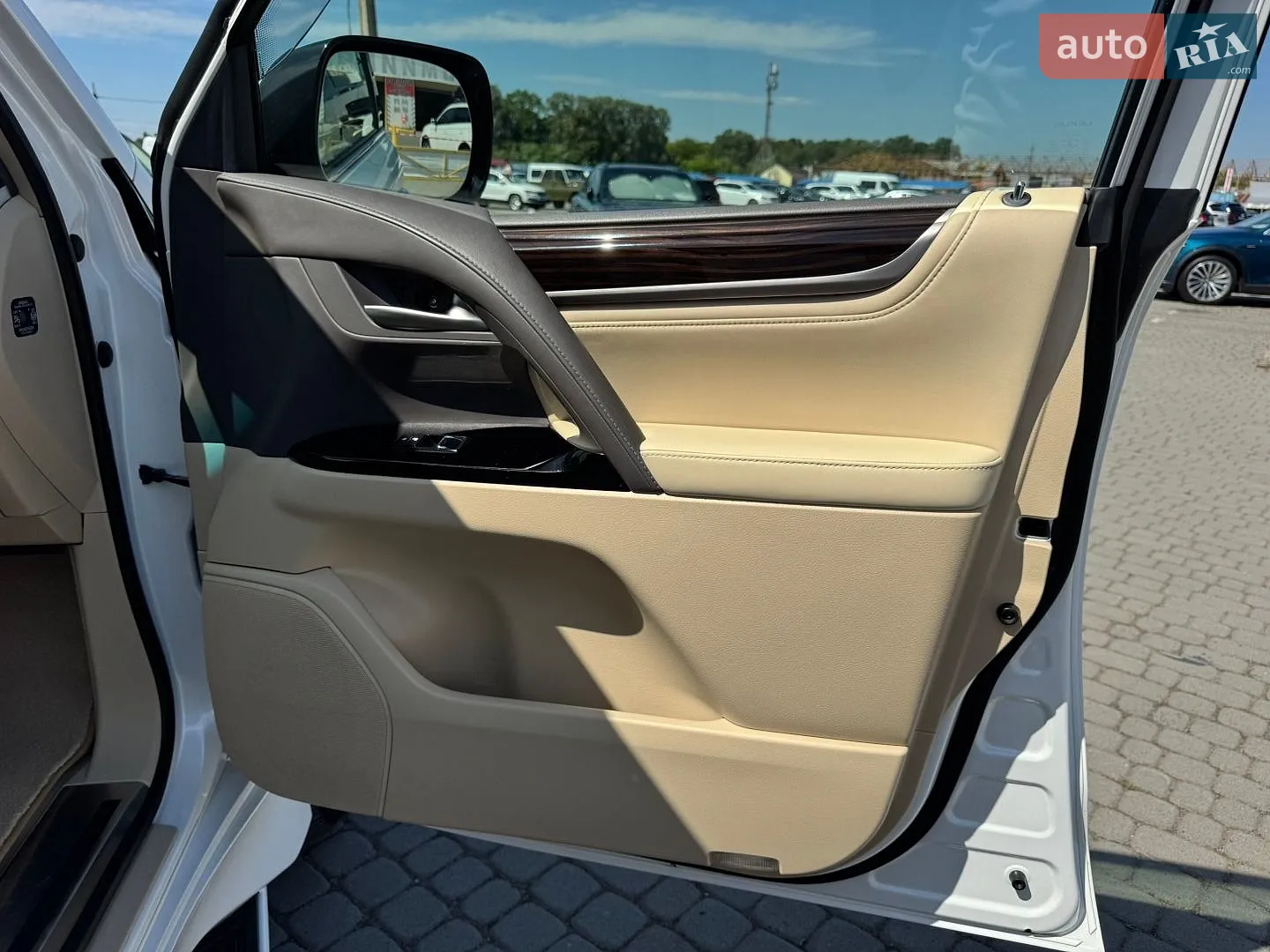 2016 Lexus LX - мініатюра 28