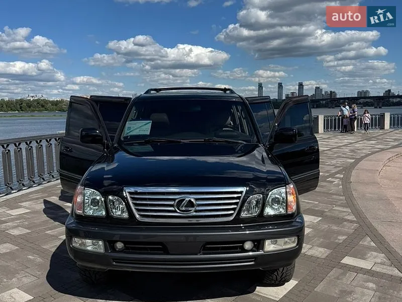 Lexus LX