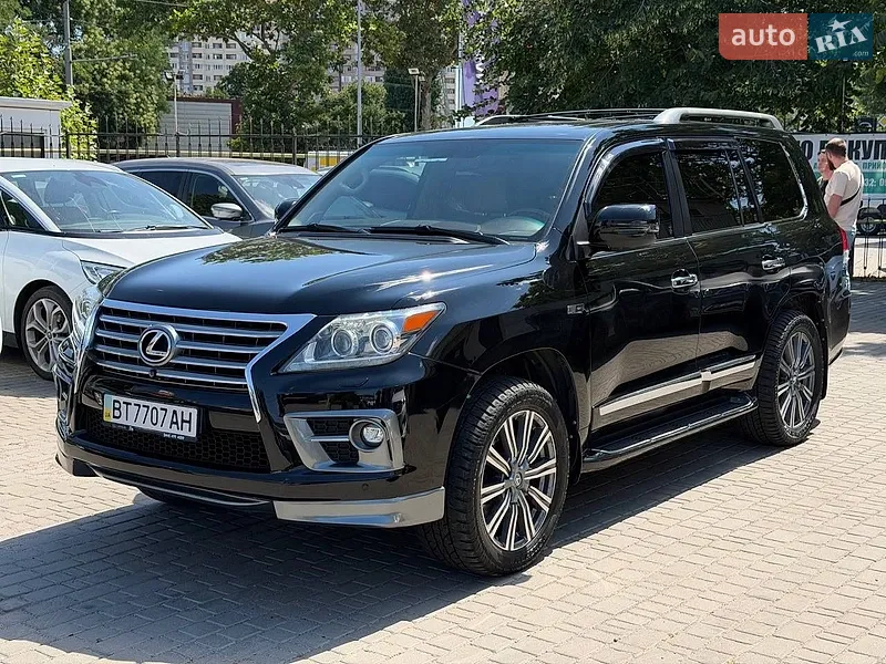 Lexus LX