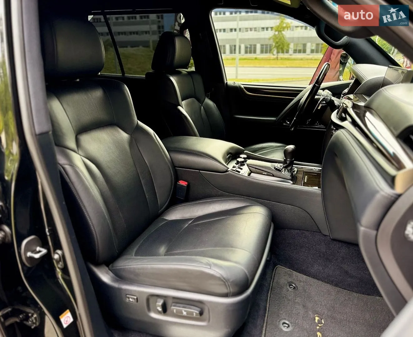 2016 Lexus LX - мініатюра 19