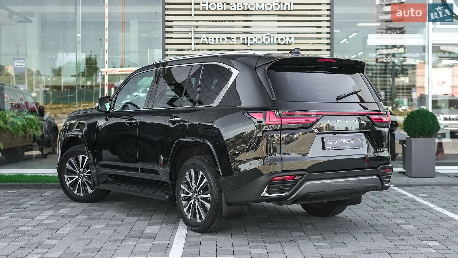 2025 Lexus LX - мініатюра 2