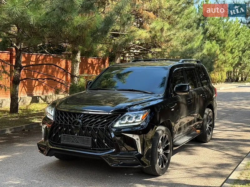 Lexus LX 2010