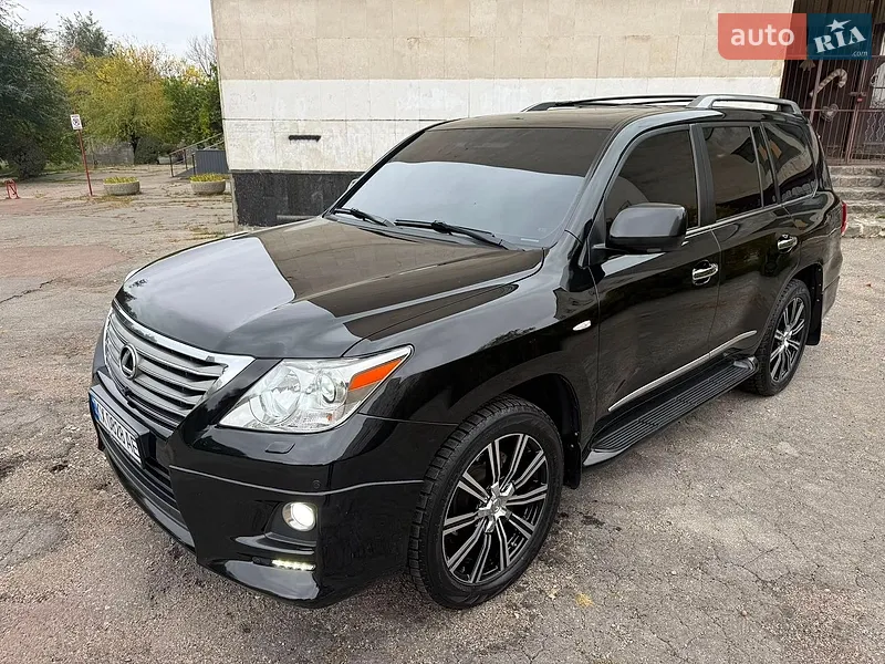 Lexus LX 2010