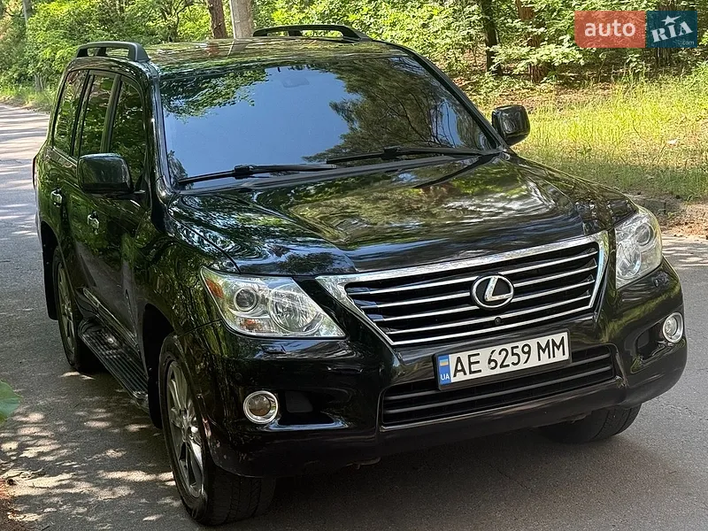 Lexus LX