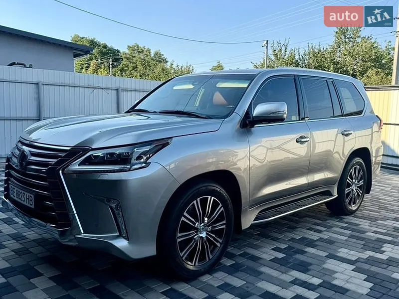 Lexus LX