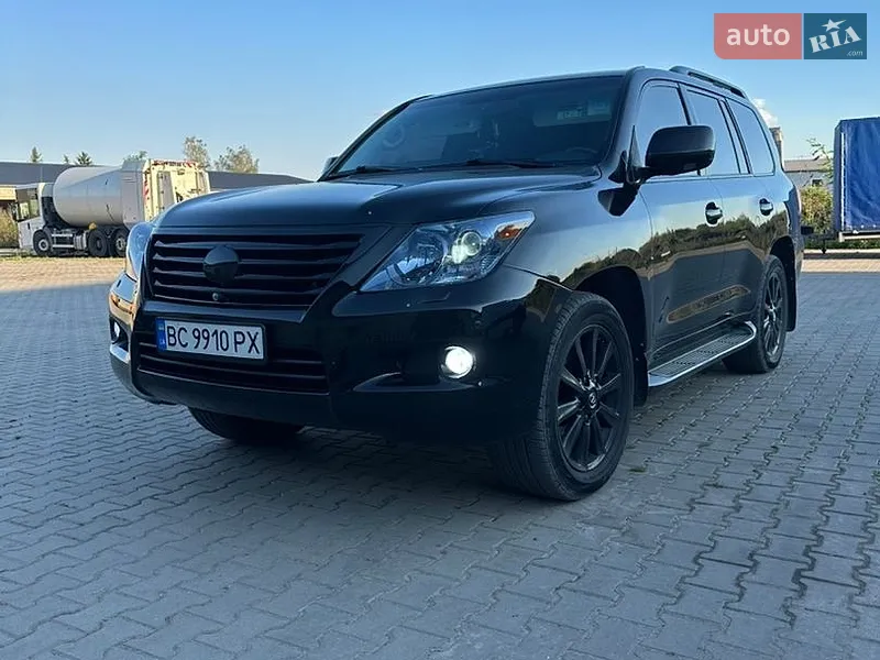 Lexus LX