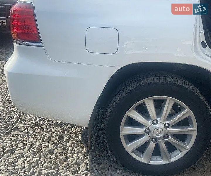 Lexus LX