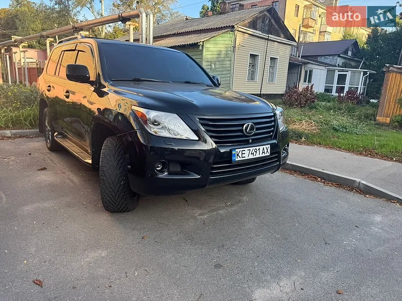 Lexus LX