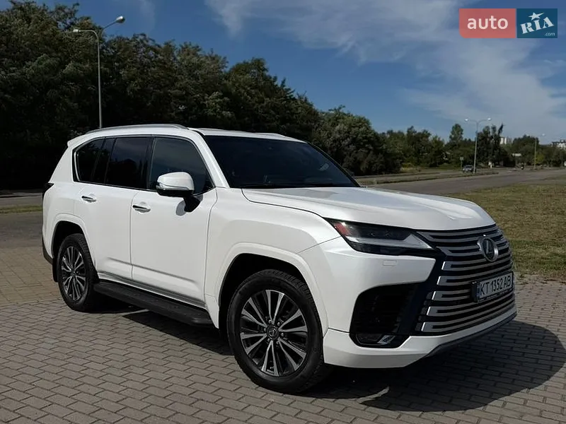 Lexus LX