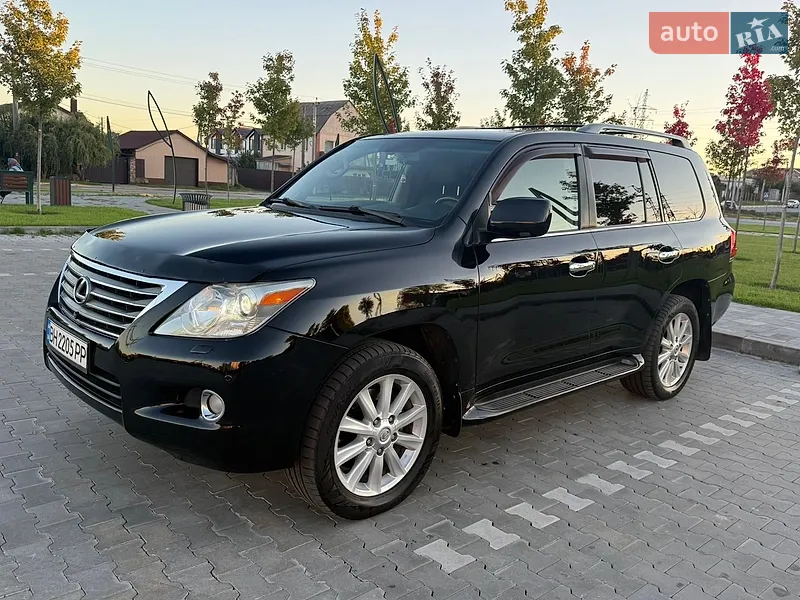 Lexus LX