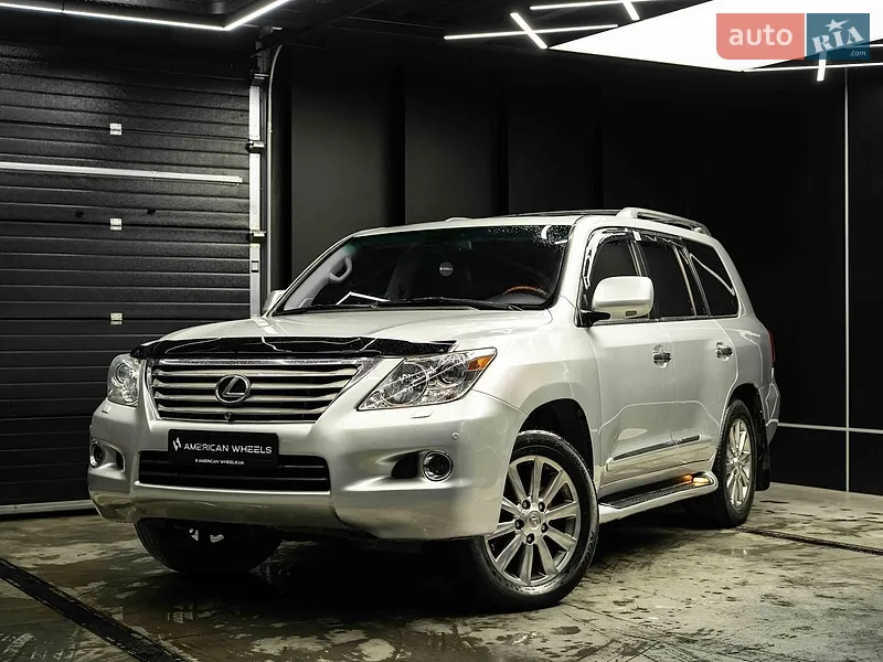 Lexus LX
