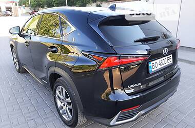 Хэтчбек Lexus NX 2018 в Тернополе