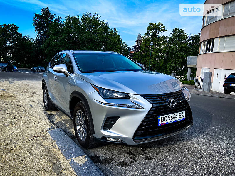 Внедорожник / Кроссовер Lexus NX 2014 в Тернополе