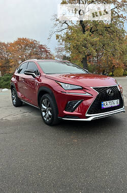 Позашляховик / Кросовер Lexus NX 2017 в Києві