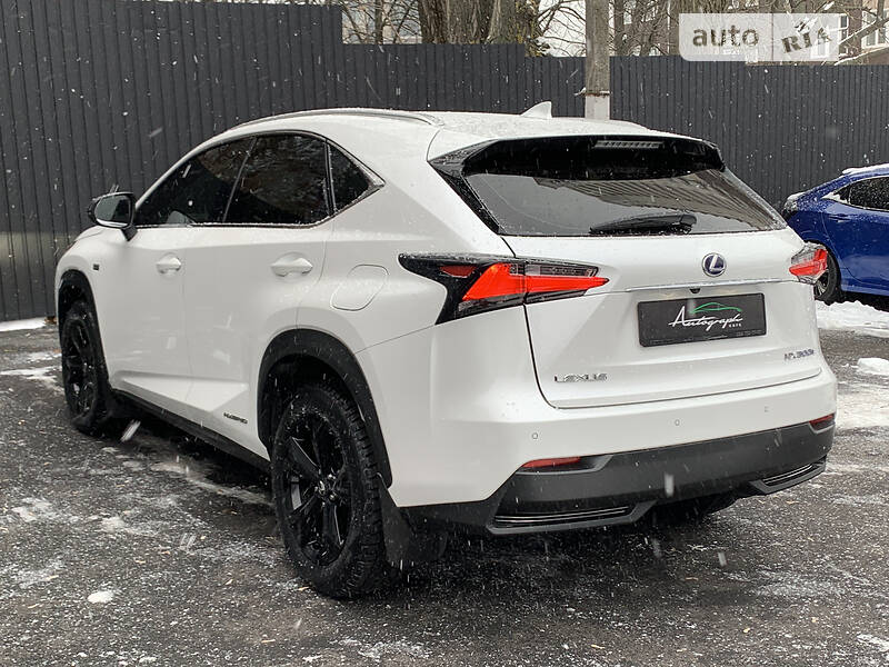 Позашляховик / Кросовер Lexus NX 2017 в Києві