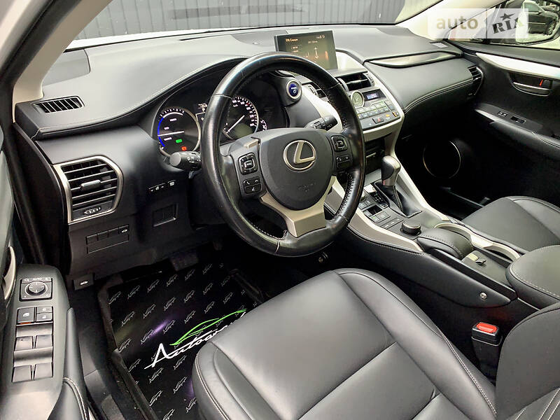 Позашляховик / Кросовер Lexus NX 2017 в Києві