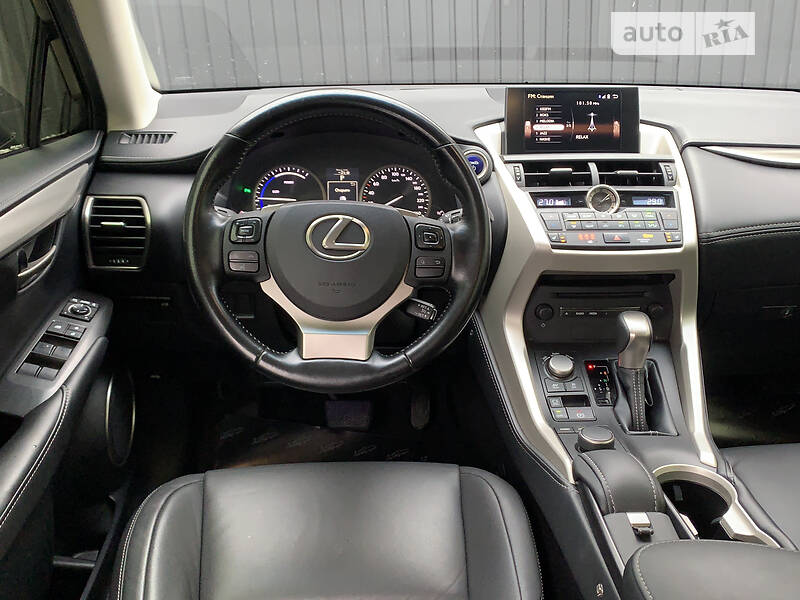 Позашляховик / Кросовер Lexus NX 2017 в Києві