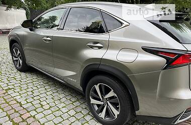 Позашляховик / Кросовер Lexus NX 2019 в 