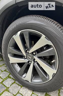 Позашляховик / Кросовер Lexus NX 2019 в 