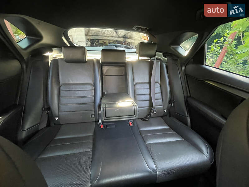 Позашляховик / Кросовер Lexus NX 2014 в Южному