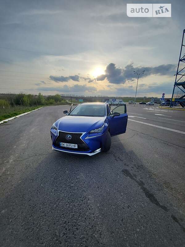Позашляховик / Кросовер Lexus NX 2016 в Рівному