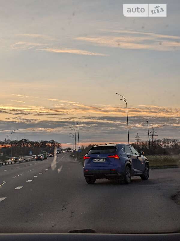 Позашляховик / Кросовер Lexus NX 2016 в Рівному