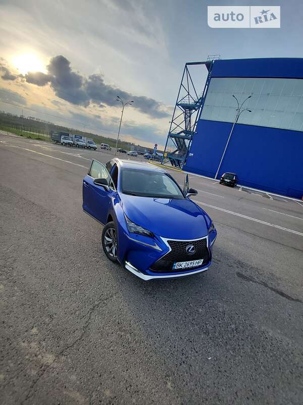 Позашляховик / Кросовер Lexus NX 2016 в Рівному