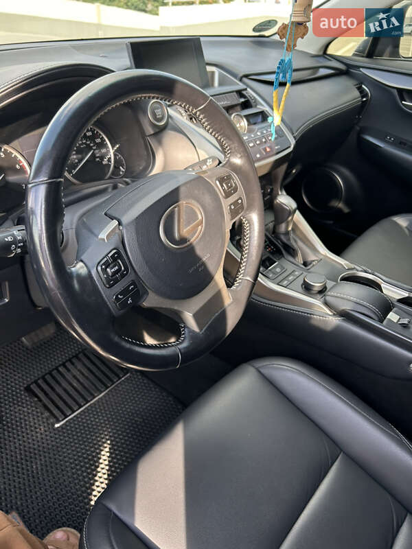 Внедорожник / Кроссовер Lexus NX 2016 в Харькове