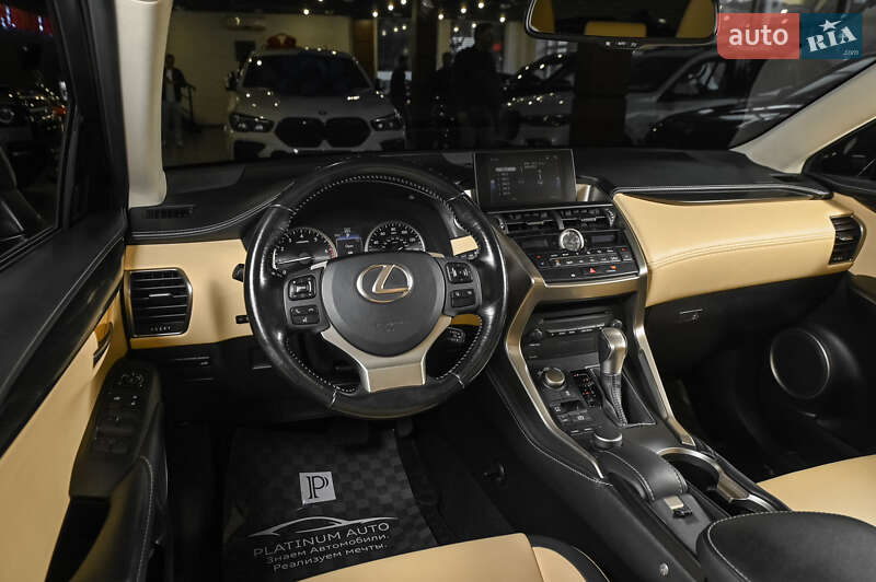 Внедорожник / Кроссовер Lexus NX 2016 в Одессе