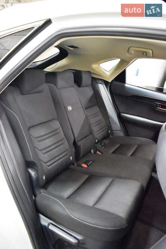 Внедорожник / Кроссовер Lexus NX 2016 в Луцке