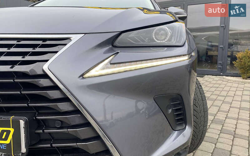 Внедорожник / Кроссовер Lexus NX 2018 в Мукачево