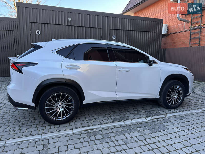 Позашляховик / Кросовер Lexus NX 2016 в Шепетівці