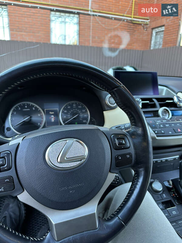 Позашляховик / Кросовер Lexus NX 2016 в Шепетівці