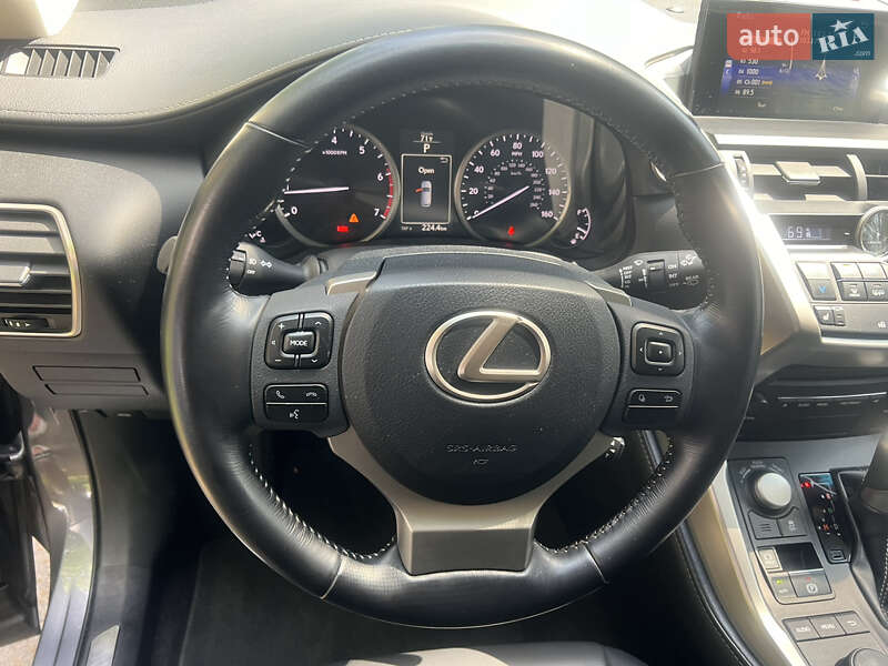 Позашляховик / Кросовер Lexus NX 2015 в Києві