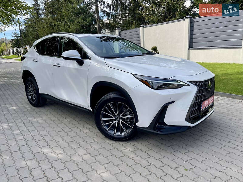 Lexus NX 2023