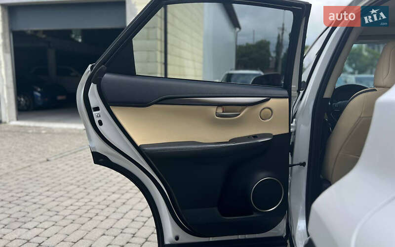 Позашляховик / Кросовер Lexus NX 2016 в Івано-Франківську