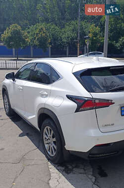 Внедорожник / Кроссовер Lexus NX 2015 в 